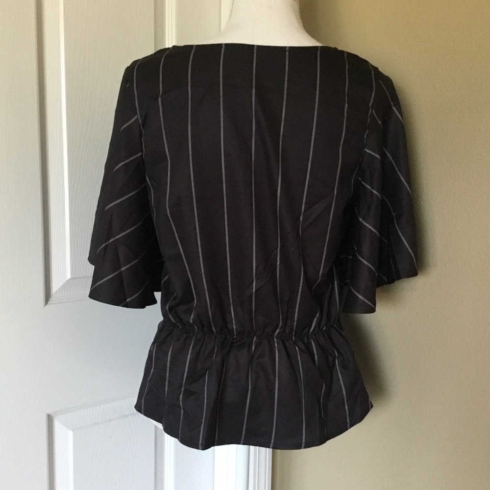 Front Twist Top - Picture 7 of 8